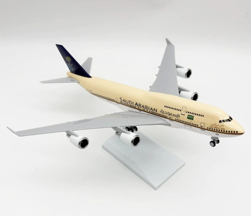 30CM SAUDI ARABIAN BOEING 747-400 Airplane Landing Gear Resin Aircraft Model