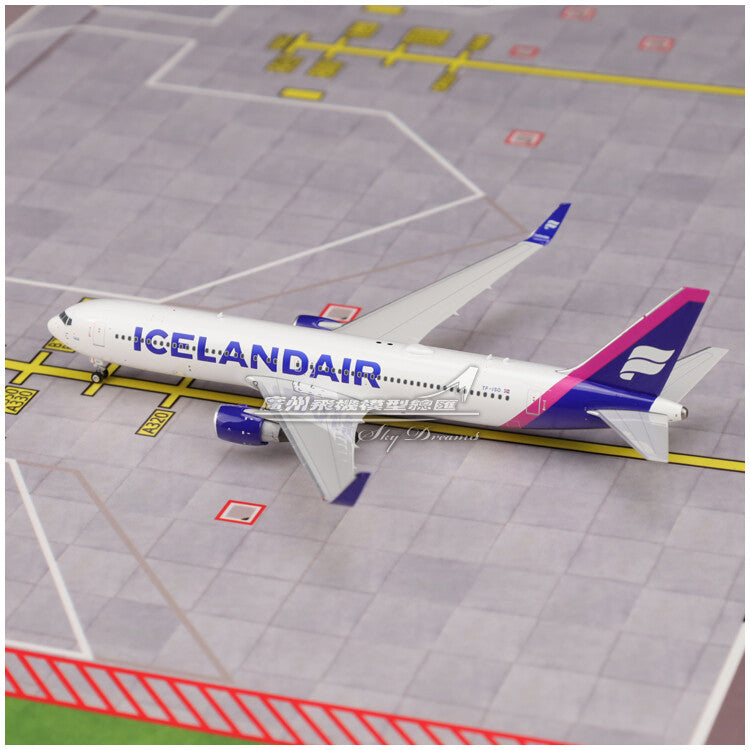 1:400 Phoenix ICELANDAIR BOEING 767-300ER Passenger Plane Diecast Aircraft Model