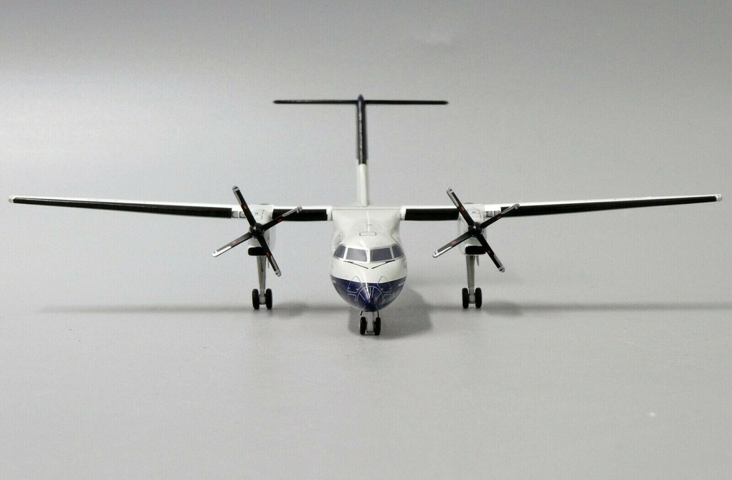 1:200 JC Wings BRITISH AIRWAYS Bombardier Dash 8 Q300 Airplane Diecast Model