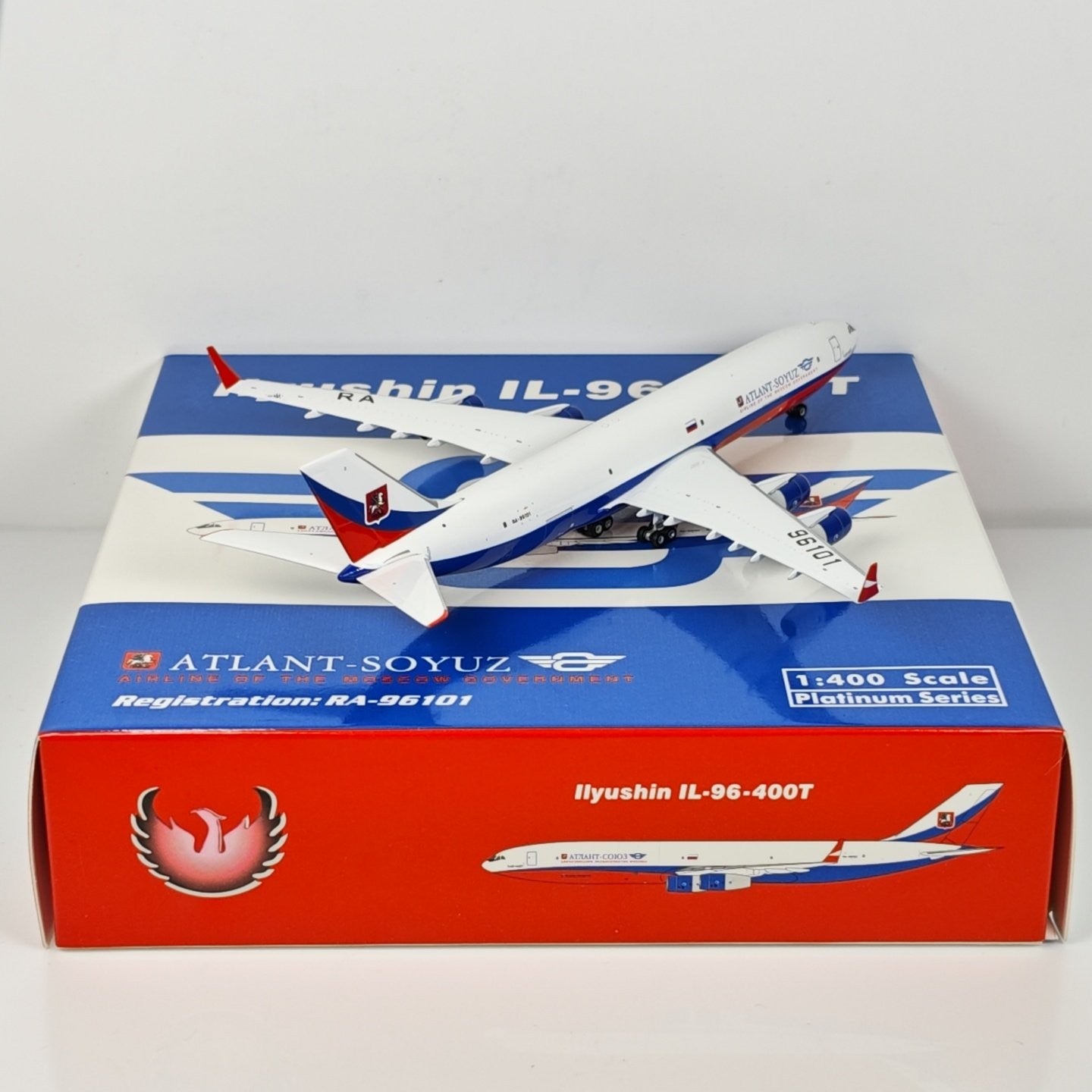 1:400 Phoenix Vietnam Airlines Ilyushin IL-96-400T Diecast Aircraft Plane Model