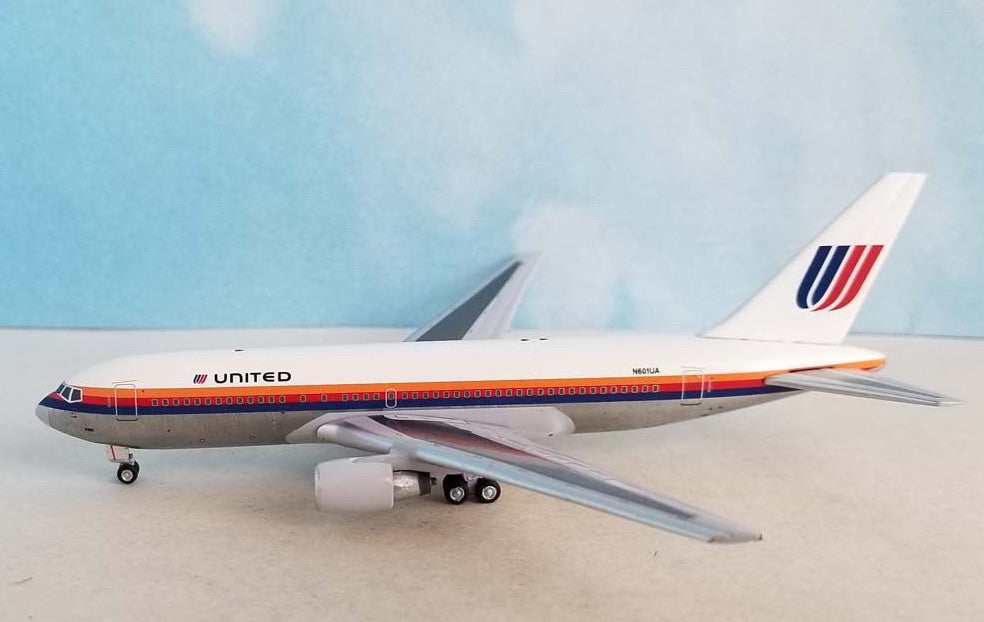 1:400 Aeroclassics UNITED BOEING 767-200 Passenger Airplane Diecast Plane Model