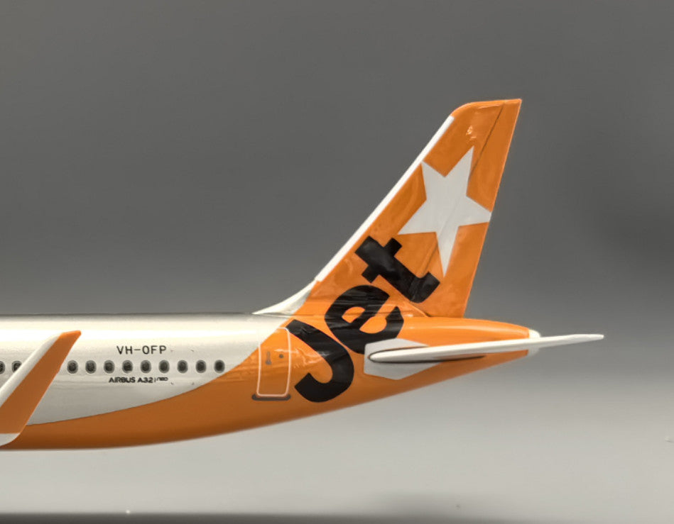 45CM 1:100 Jetstar AIRBUS A321neo Airplane Landing Gear Resin Aircraft Model