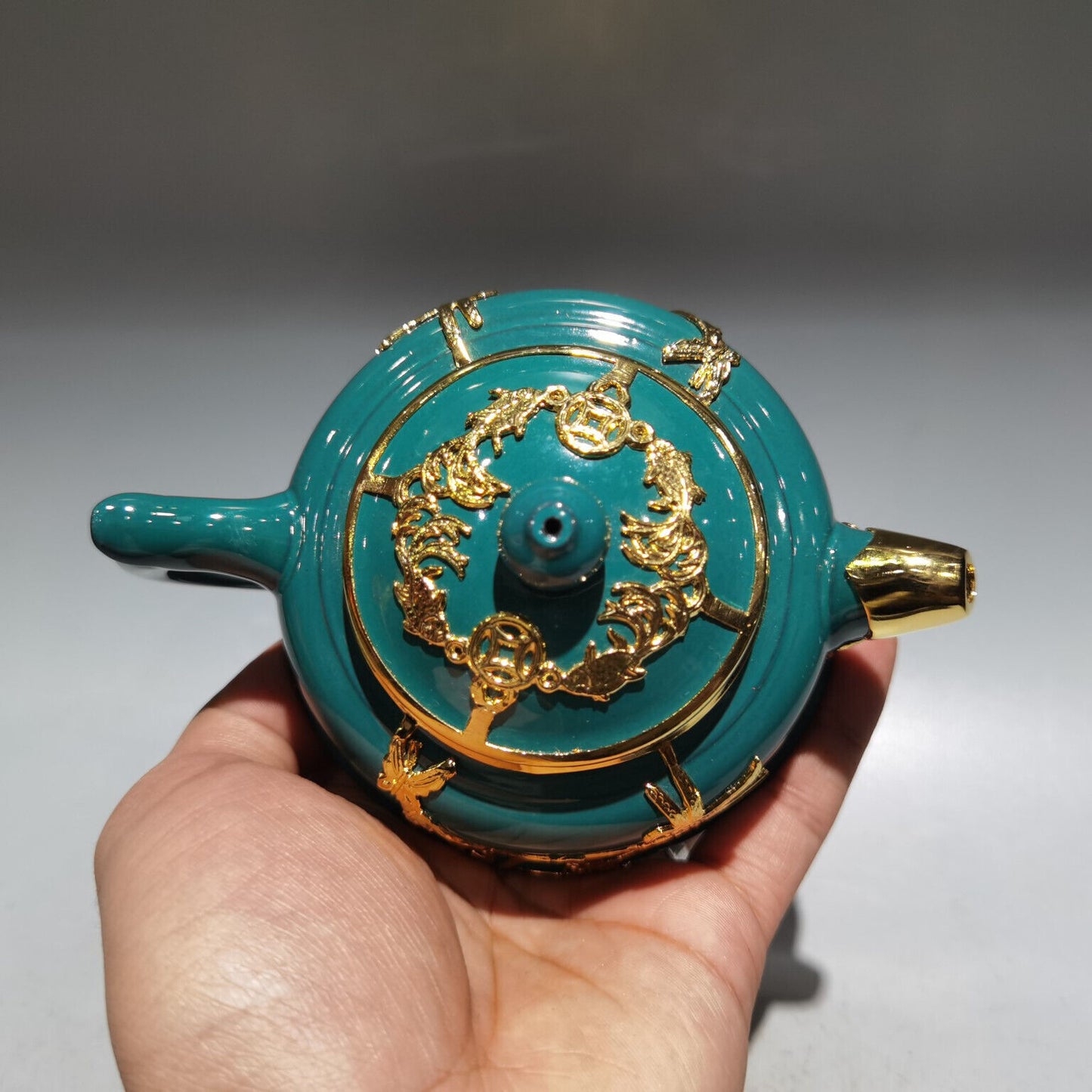 Chinese Yixing Zisha Clay Handmade Exquisite Teapot （描金珐琅彩壶 低款：周桂珍)