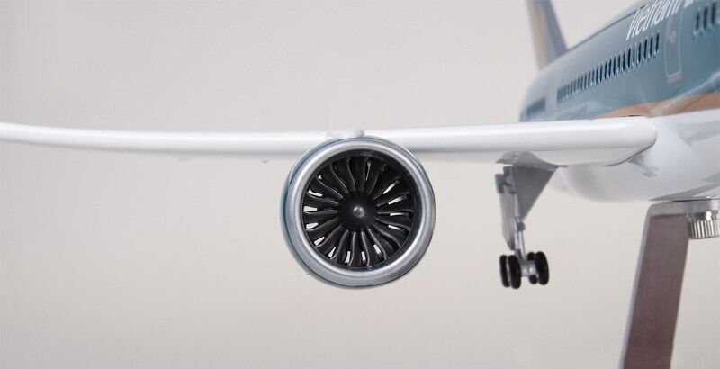 44CM Vietnam Airlines BOEING 787 Aircraft Led Sound-controlled Light Resin Model