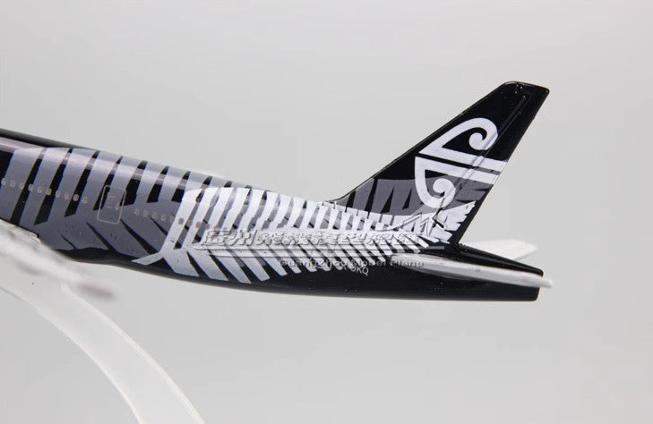 16CM Air New Zealand Boeing 777 Passenger Plane Airplane Diecast Aircraft Model