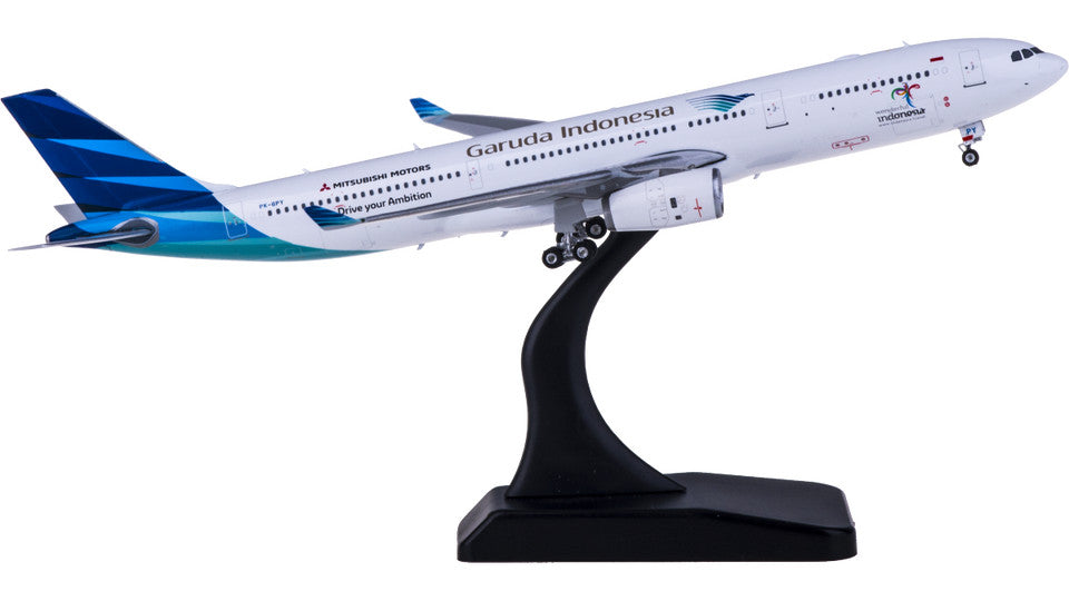 1:400 Phoenix Garuda Indonesia AIRBUS A330-300 Passenger Airplane Diecast Model