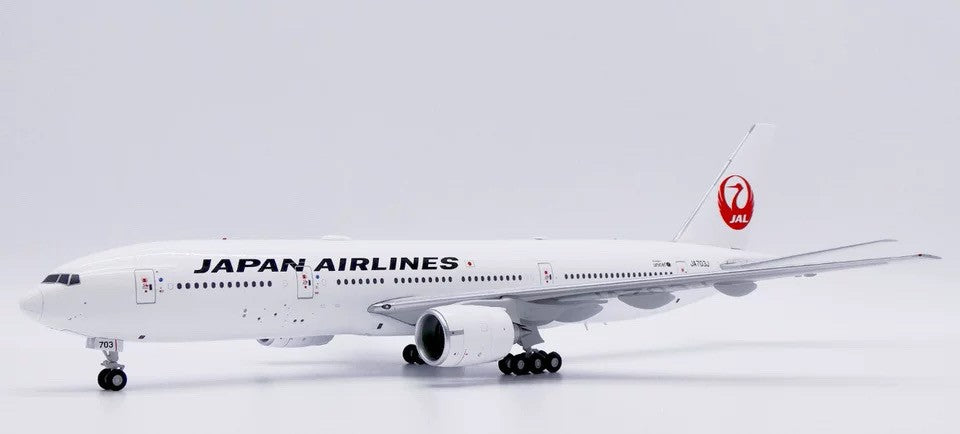 1:200 JC Wings Japan Airlines Boeing 777-200ER Passenger Diecast Airplane Model