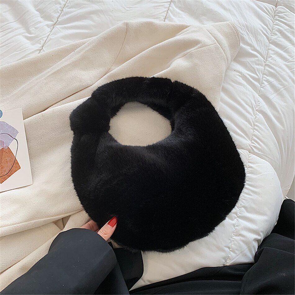 Fur Women's Bag Warm Plush Wrist Bags Women Handle Clutch Cute Ladies