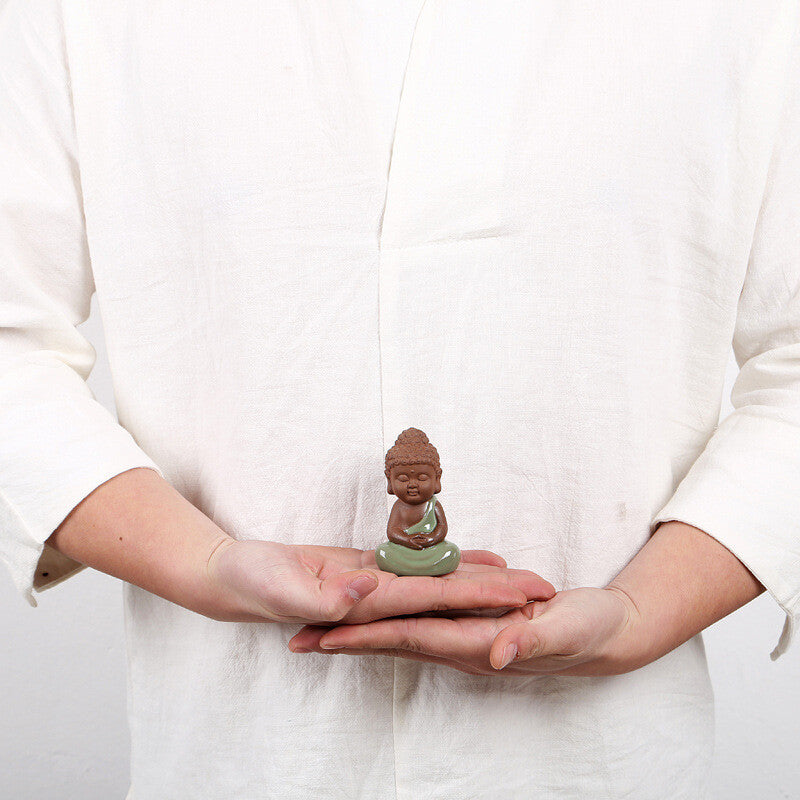 China Tea Pet Porcelain Crackle Glaze Tea Play Small Buddha Home Decoration 2023