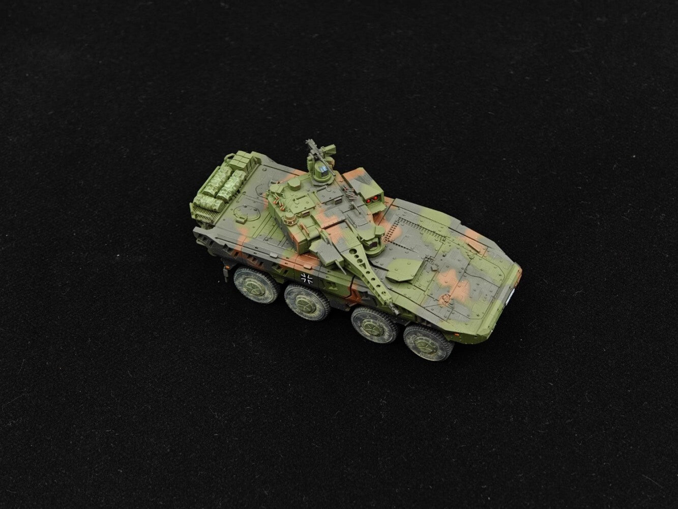 1:72 Heavy Duty Boxer Dog Armored Car Tank Military Finished Static Model
