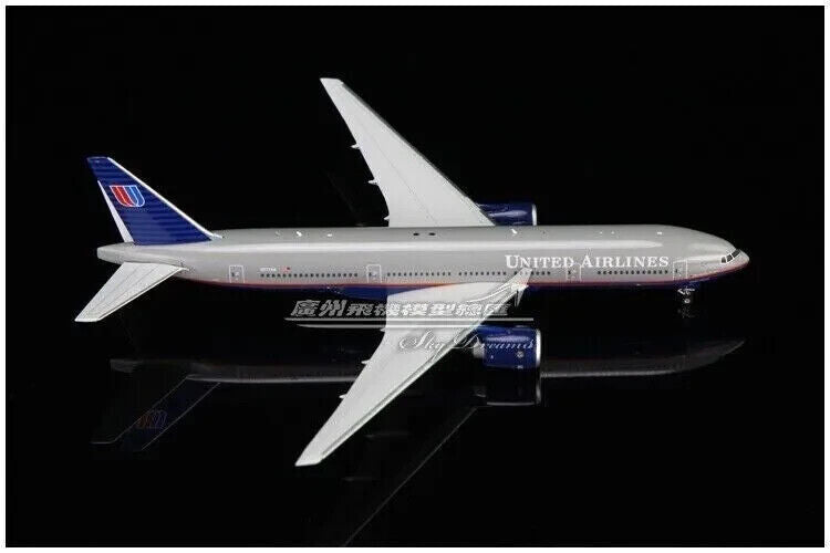 1:400 Phoenix UNITED AIRLINES BOEING 777-200 Passenger Airplane Diecast Model