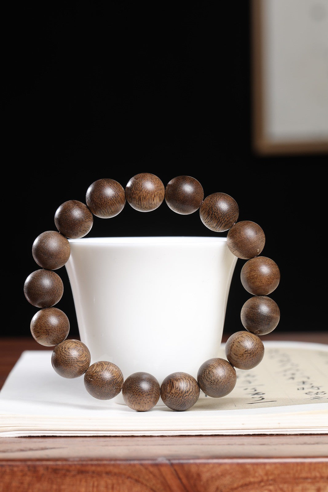 12mm Chinese Natural Eaglewood Handmade Exquisite Bracelets 31309