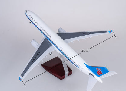 47CM 1:135 CHINA SOUTHERN AIRBUS A330 Passenger Plane Landing Gears Resin Model