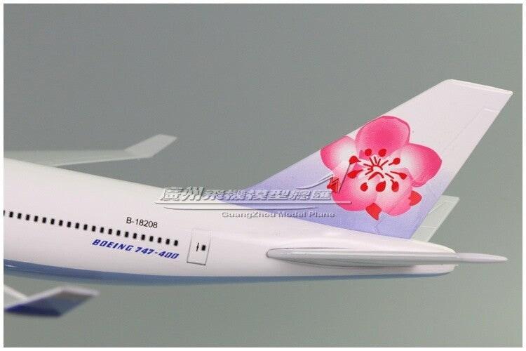 47CM 1:150 CHINA AIRLINES BOEING 747-400 B-18208 Passenger Airplane Resin Model