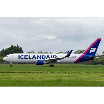 1:400 Phoenix ICELANDAIR BOEING 767-300ER Passenger Plane Diecast Aircraft Model
