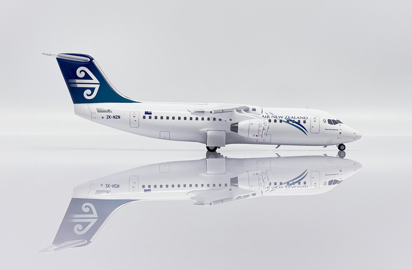 1:200 JC Wings Air New Zealand Aerospace BAe 146-300 Airplane Diecast Model