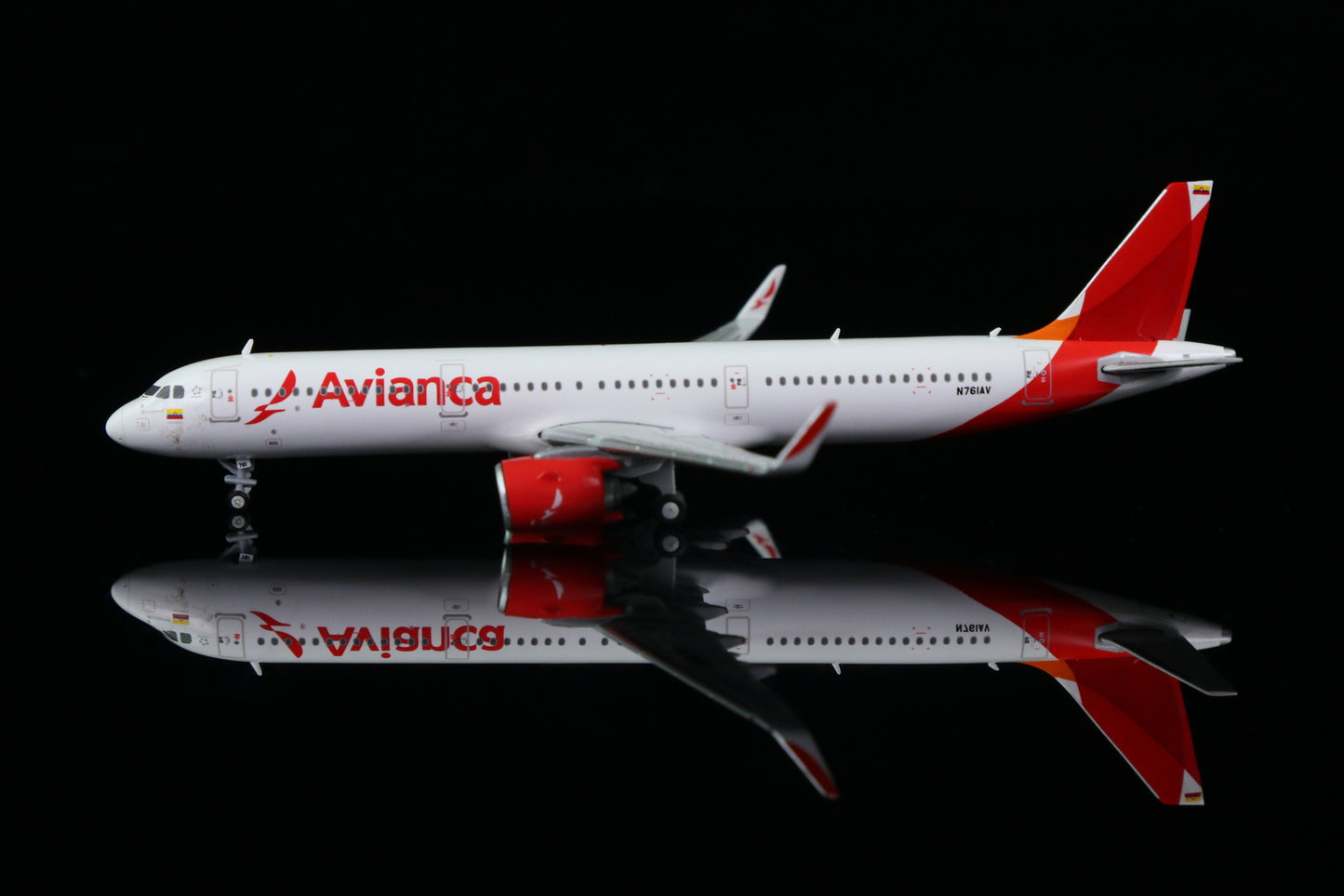 1:400 GeminiJets Avianca BOEING A321neo Airplane Diecast Plane Aircraft Model