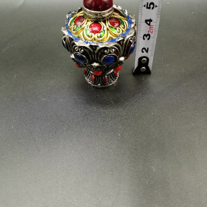 Pure Copper Snuff Bottle with Gemstones on Both Sides of The Snuff Bottle