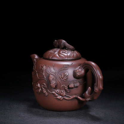 Chinese Yixing Zisha Clay Handmade Exquisite Teapot（松鼠葡萄 底款：金鼎商标）