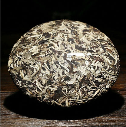 Yunnan White Buds Raw Ancient Tree UnCooked Pu erh Tea,Moon light puer Cake thé