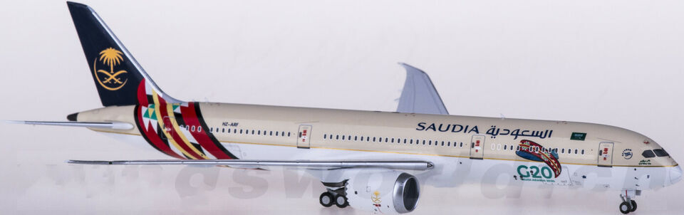 1:400 NG Model Saudia BOEING 787-9 Passenger Aircraft Diecast Airplane Model
