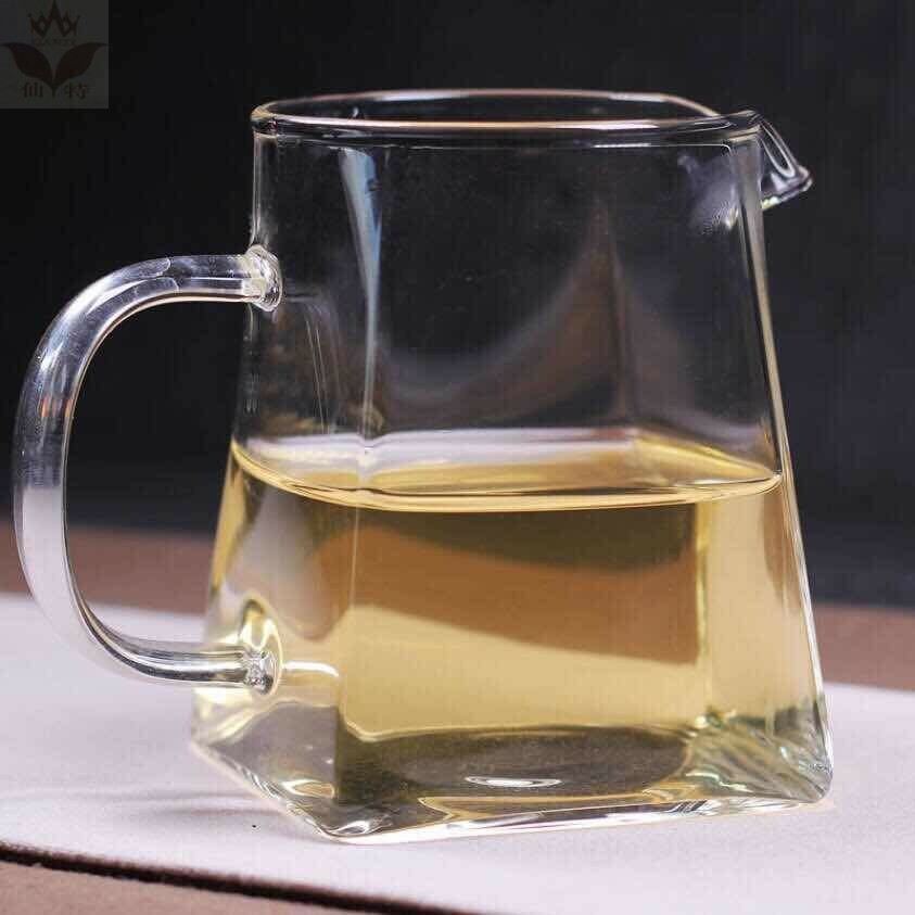 Chinese Fujian White Tea Silver Needle Bai Hao Yin Zhen White Tea Cake 300g