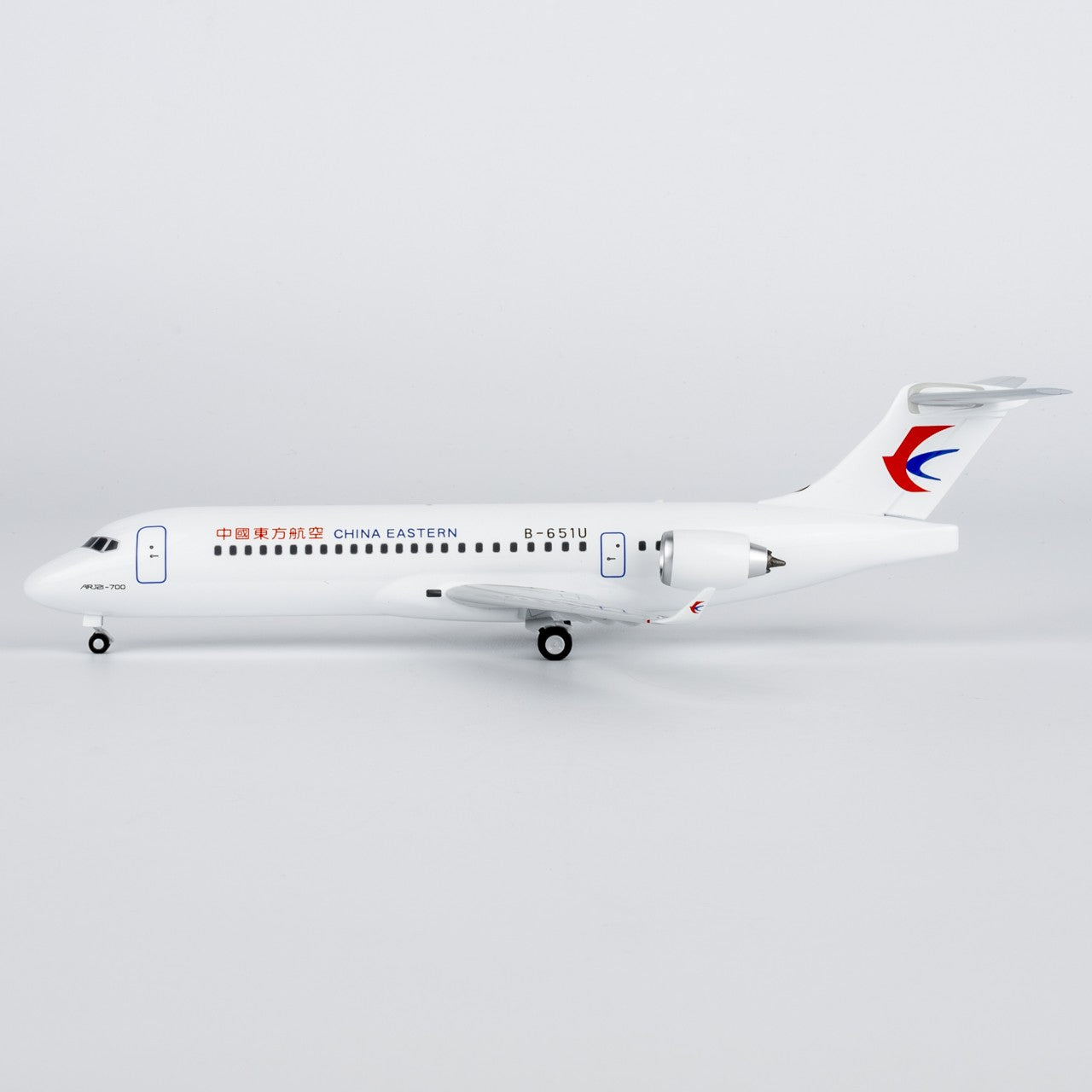 1:200 NGmodels China Eastern Comac C909 Passenger Airplane Diecast Plane Model
