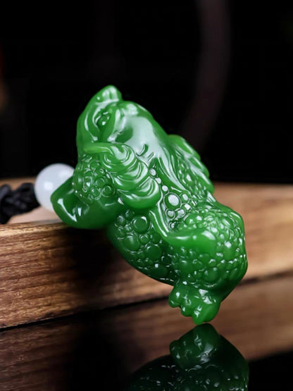 Natural Hetian Jade Green Wealth Frog Pendant Spinach Jade Three-Legged Toad