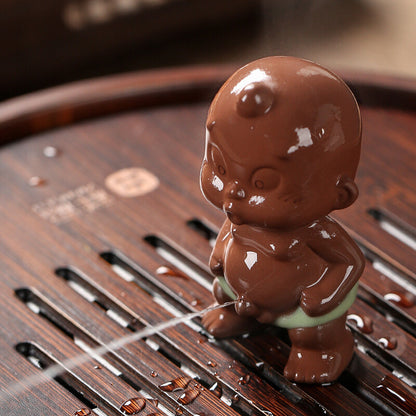 Small Pet Lovely Pee Doll Water Spray Boy Statue Small Home Decoration Tea Pet