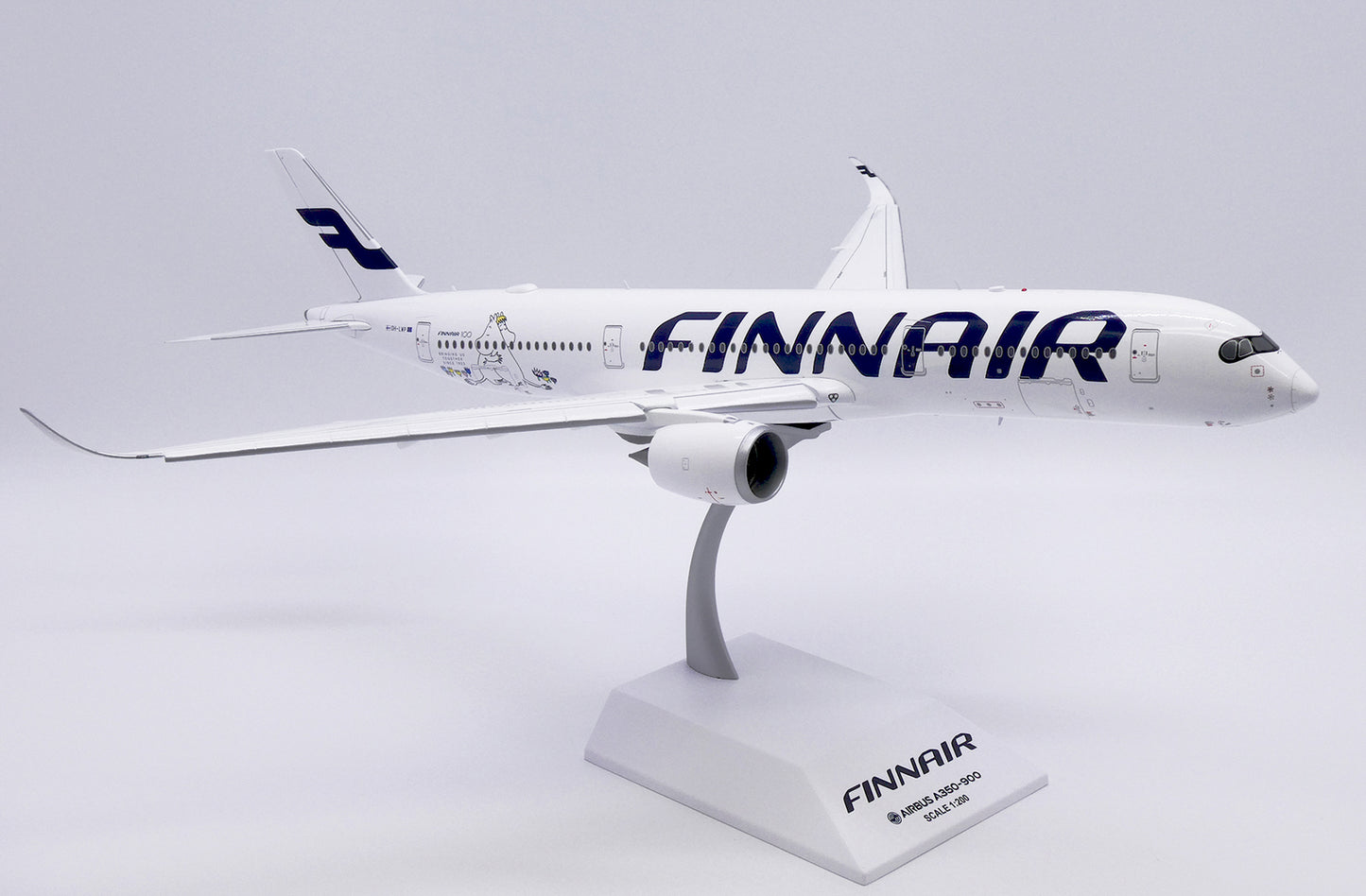 1:200 34CM JC Wings FINNAIR AIRBUS A350-900XWB Flap Down Airplane Diecast Model