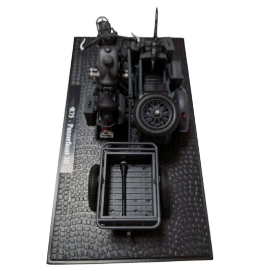 1/24 German WWII R75 Panzerfaust 30 Motorcycle Plastic Model Souvenir Display