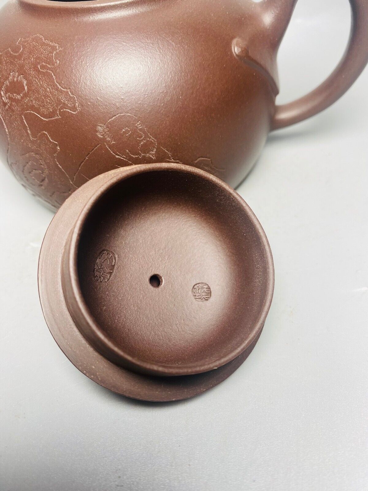 Chinese Yixing Zisha Clay Handmade Exquisite Teapot （思源 底款： 钱文英）