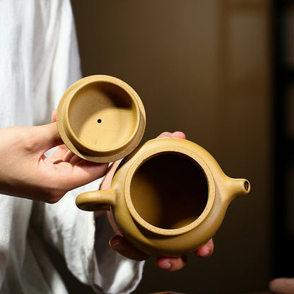 China Yixing Zisha Pottery Gold Section Clay Handmade 300cc Tiger Teapot 威震八方德鈡