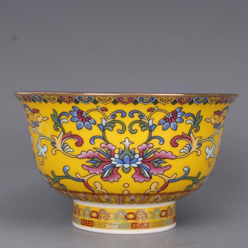 Chinese Exquisite Qing Qianlong Famille Rose Porcelain Yellow Glaze Flowers Bowl