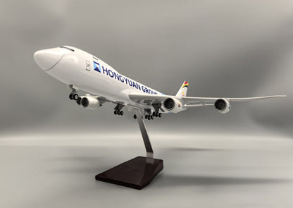 1:160 47CM HONGYUAN GROUP BOEING 747-8 Plane Landing Gear Resin Aircraft Model