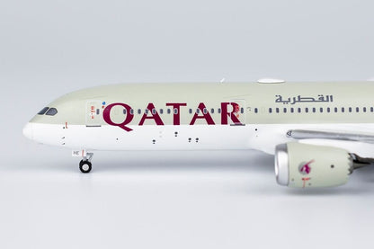 1:400 NG Model QATAR BOEING 787-9 Passenger Airplane Diecast Aircraft Model