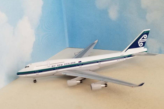 1:400 AeroClassics Air New Zealand BOEING 747-400 Airplane Diecast Plane Model