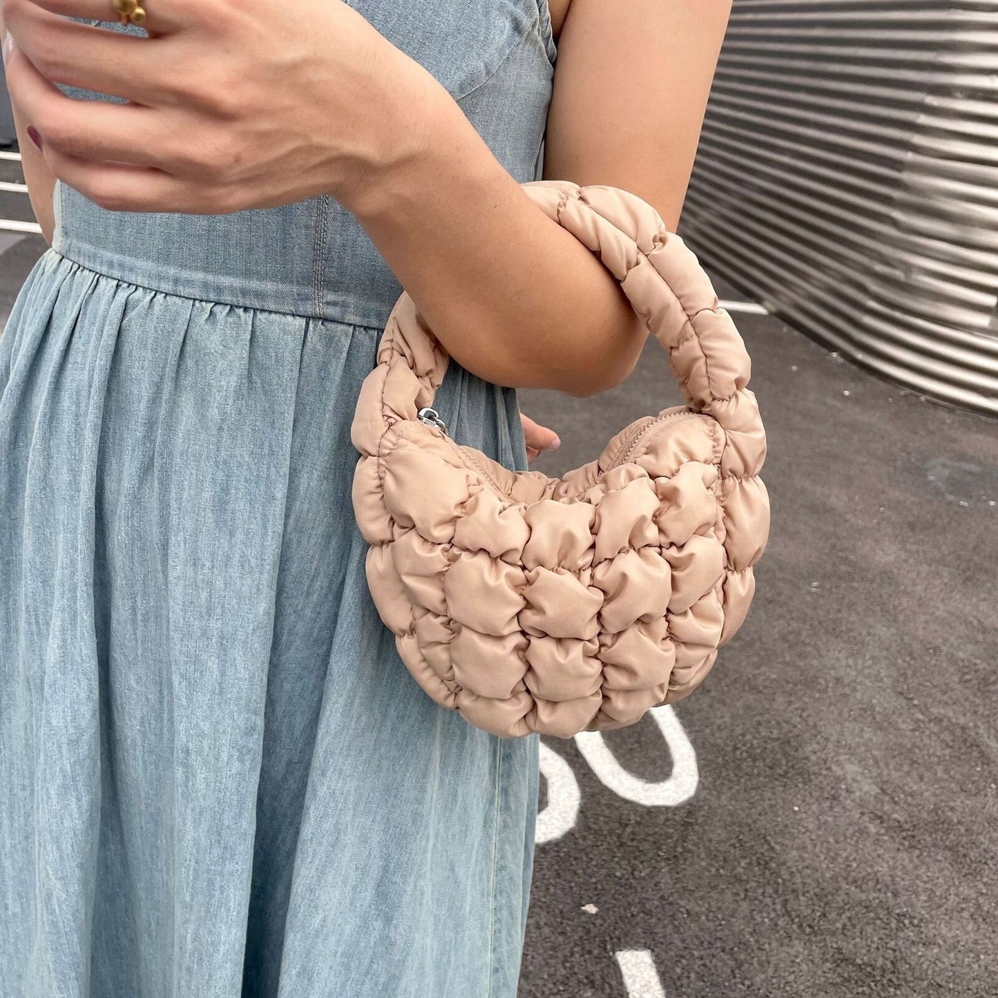 Quilted Shoulder Bag Pleated Cloud Shape Versatile Small Shoulder Handbag Totes