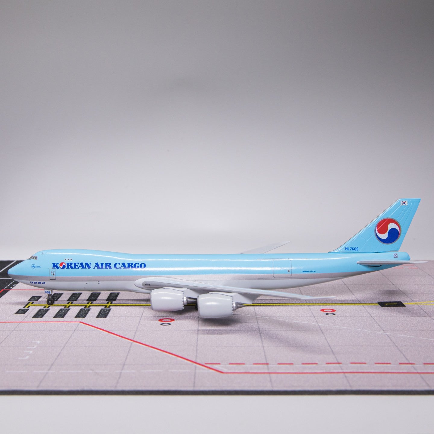 1:400 DRAGON WINGS KOREAN AIR CARGO BOEING 747-8F Plane Diecast Aircraft Model
