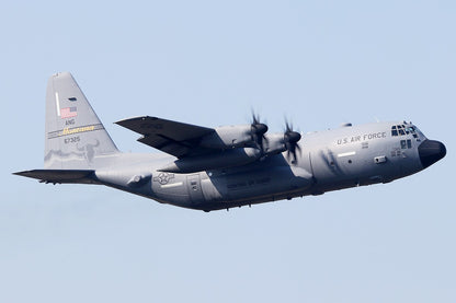 1:200 Geminijets USAF Lockheed C-130H Passenger Airplane Diecast Model