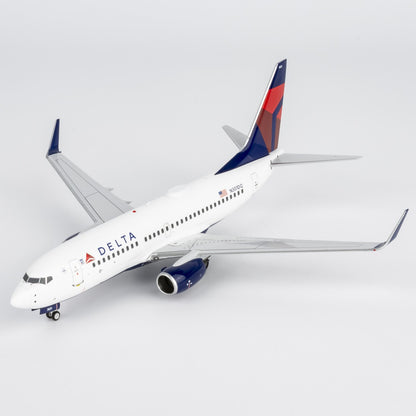 1:200 NGmodels Delta Air Lines B737-700 Passenger Airplane Diecast Plane Model