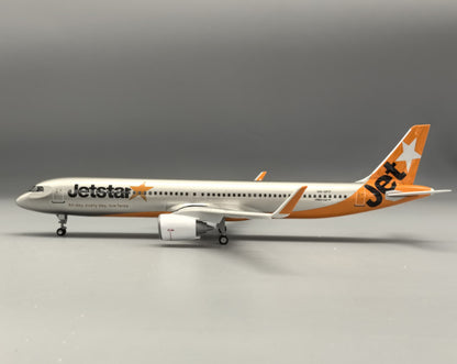 45CM 1:100 Jetstar AIRBUS A321neo Airplane Landing Gear Resin Aircraft Model