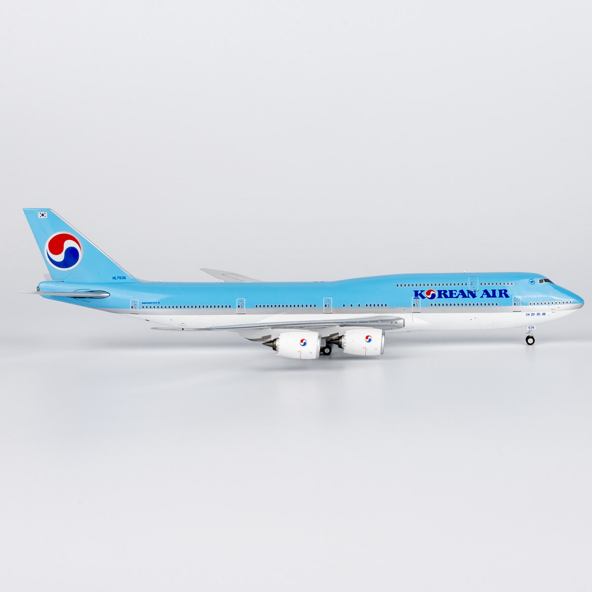 1:400 NGmodels Korean Air Boeing 747-8 Passenger Airplane Diecast Plane Model