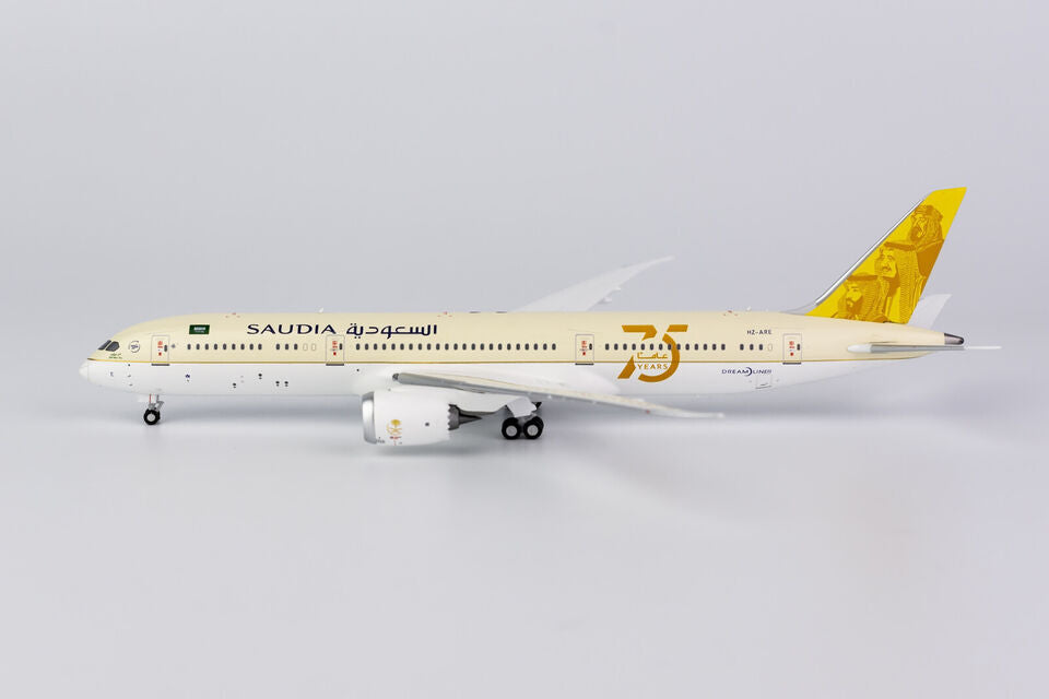 1:400 NG Model Saudia BOEING 787-9 Passenger Aircraft Diecast Airplane Model