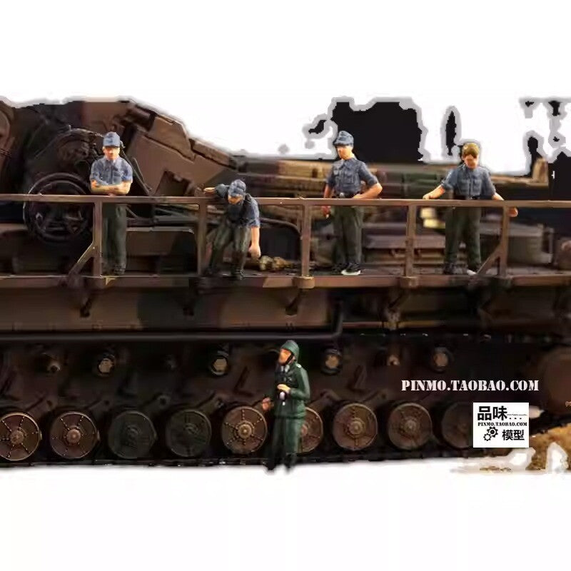1/72 Gun Tank Mechanical Engineer 5 Soldier Model