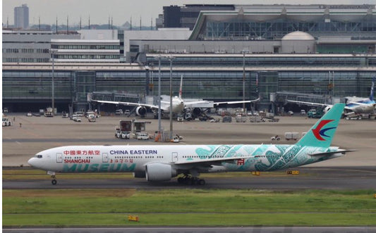 1:400 Phoenix China Eastern B777-300ER Airplane Diecast Aircraft Plane Model