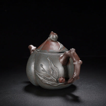 Chinese Yixing Zisha Clay Handmade Exquisite Teapot （寿桃 盖款：蒋蓉）