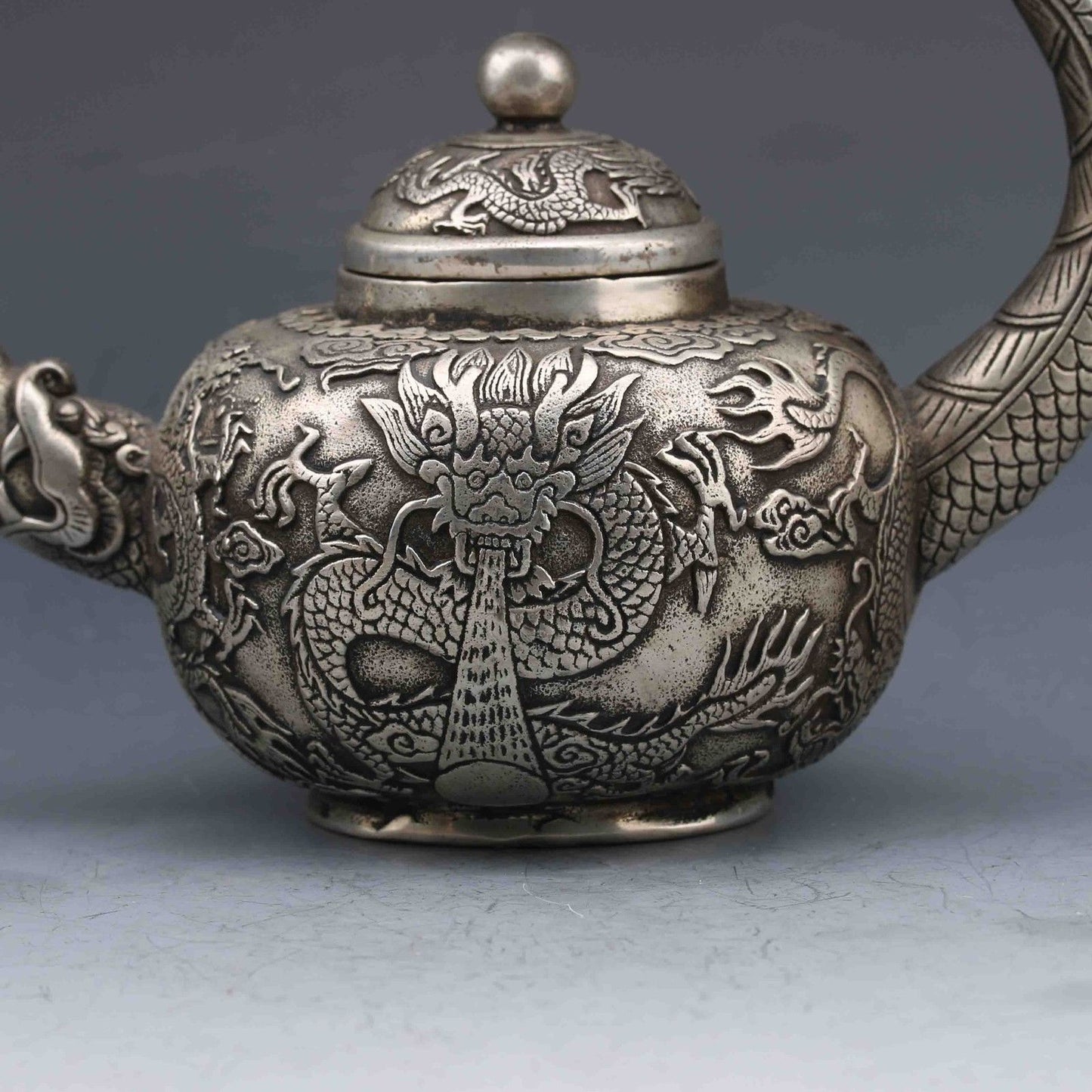 Collection Chinese Tibetan Silver Hand-Carved Dragon Teapot