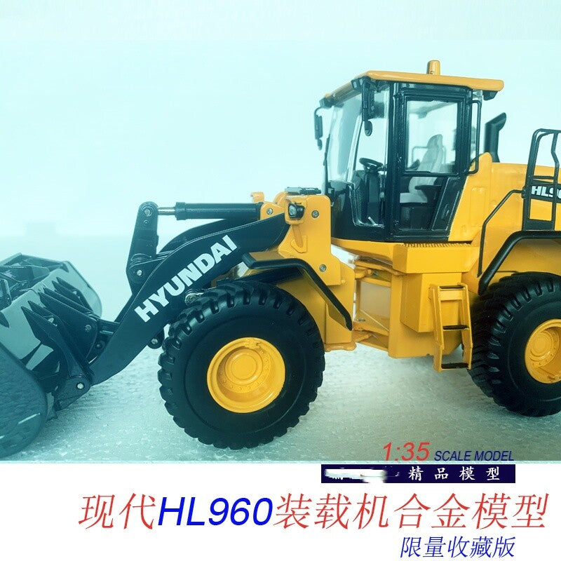 1:35 HL960 Wheel Roader Contruction Equipment Machine Diecast Model Collection