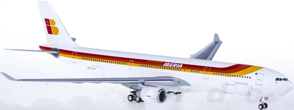 1:200 32CM Herpa IBERIA AIRBUS A330-300 Passenger Airplane ABS Plastic Model